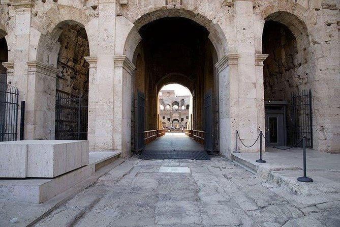 colosseum-arena-and-roman-forum-exclusive-private-guided-tour-2
