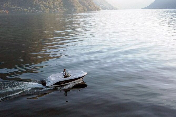 cometocomo_boat-tour-from-argegno-in-compact-cruiserboat