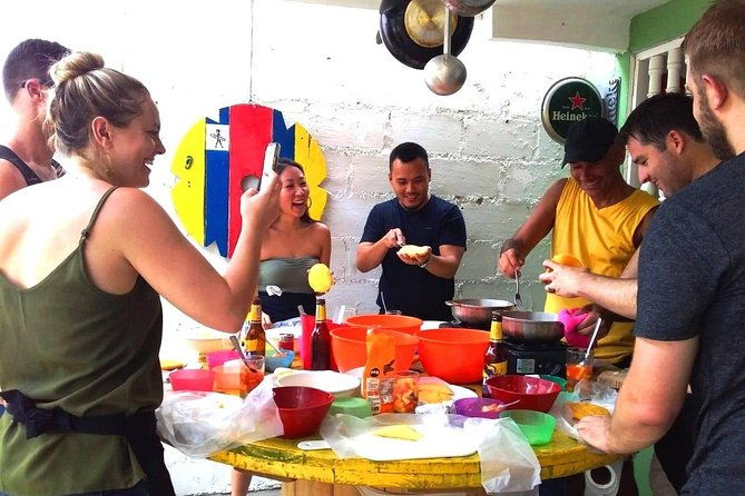 cooking-class-street-food-mojito-making