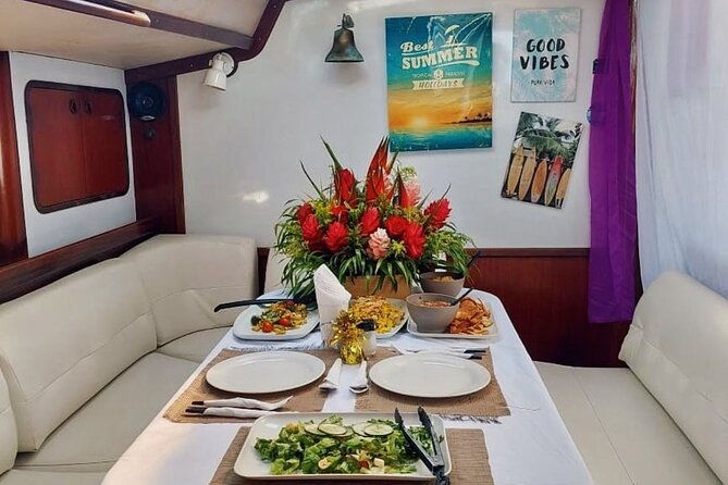 coraldreams-sailboat-tamarind-sailboat-sunset-experience