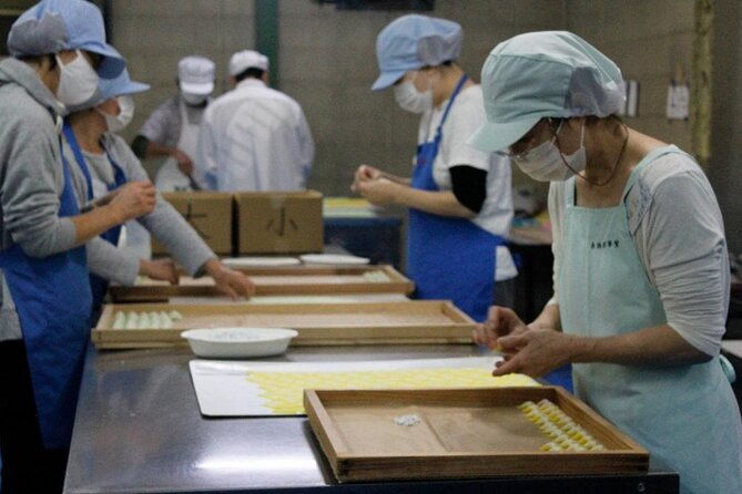 craft-personalized-fortune-sweets-at-a-renowned-shop