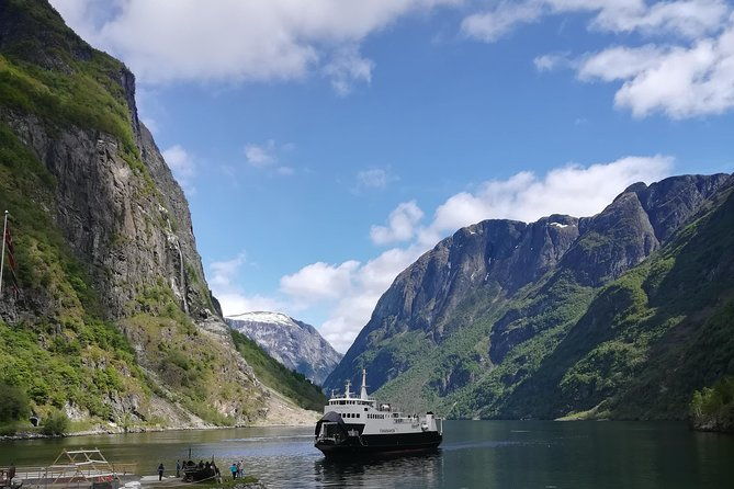 cruise-special-private-trip-to-canyons-and-waterfalls-with-flam-railway