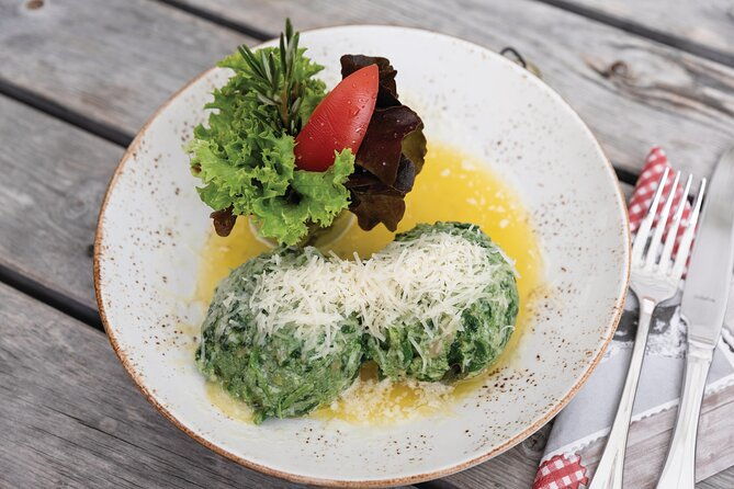 cultural-and-culinary-pleasure-tour-through-innsbrucks-old-town