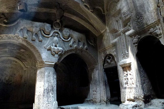 daily-jeep-tour-to-garni-gorge-and-geghama-mountains