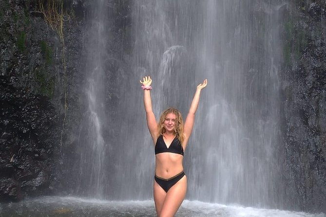 dark-view-waterfall-and-beach-tour
