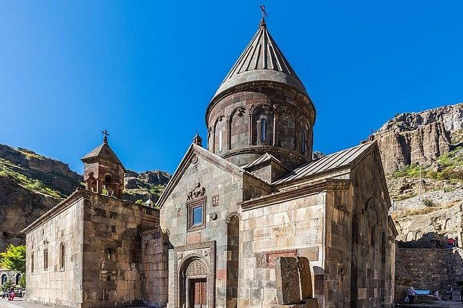 day-trip-to-garni-and-geghard