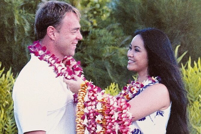 deluxe-orchid-lei-greeting-maui-kahului-airport-ogg