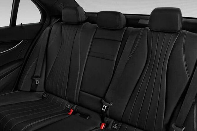 departure-private-transfer-santiago-de-compostela-to-scq-airport-by-business-car