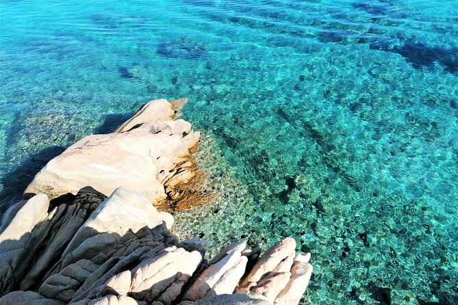 dinghy-rental-with-skipper-in-the-maddalena-archipelago