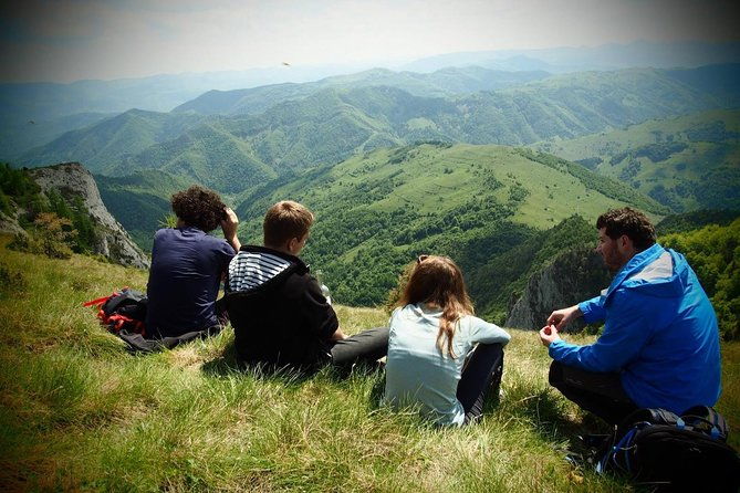 discover-apuseni-mountains-scarita-summitsipote-waterfall-and-dumesti-village