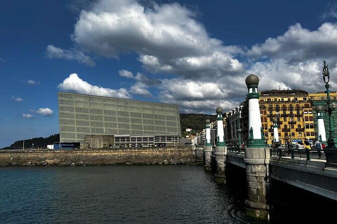discover-the-history-market-wine-pintxos-in-san-sebastian