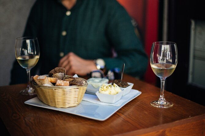 drinks-bites-in-faro-private-tour-with-a-local