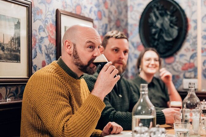 dublin-storytelling-pub-tour-3-stops-drinks-local-snacks