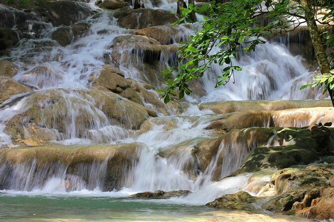 dunns-river-falls-shopping-and-lunch-2