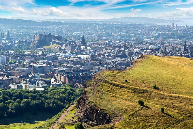 edinburgh-arthurs-seat-hike-with-local-guide