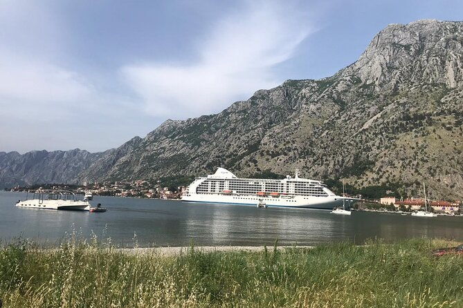 enjoy-private-transfers-by-car-or-van-from-tivat-airport-to-kotor-or-budva