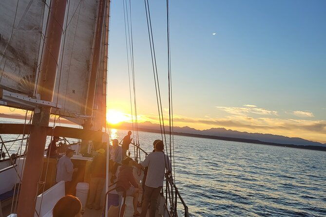 evening-colors-sunset-sail-tour-in-seattle