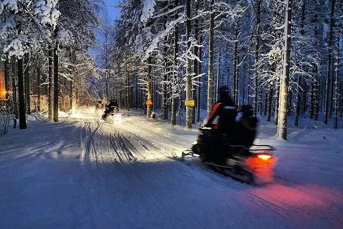 evening-snowmobile-safari-in-rovaniemi