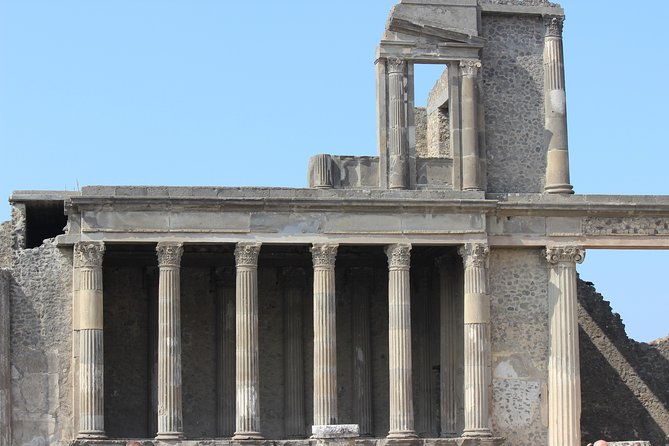 excavations-of-pompeii-tourist-guide-and-skip-the-line-ticket