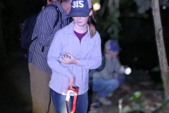 exclusive-night-walk-in-la-fortuna-and-natural-frog-garden