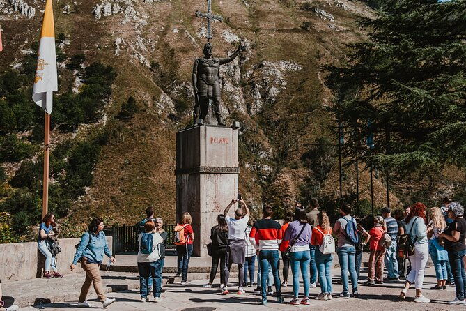 excursion-to-the-lakes-of-covadonga-and-cangas-de-onis-from-gijon