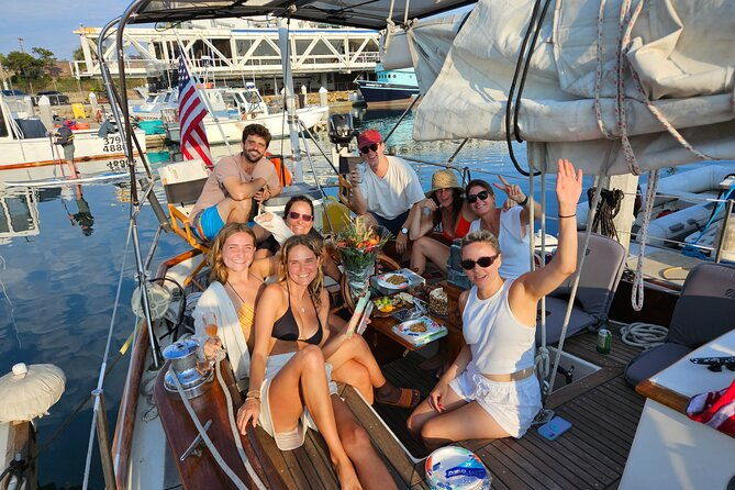 experience-oceanside-sailing-with-whales-and-dolphins