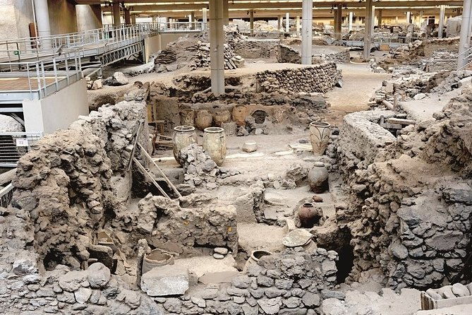 explore-akrotiri-and-oia-private-tour