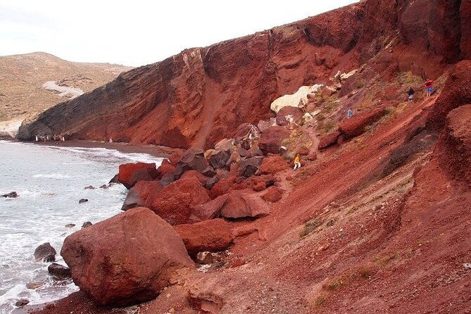 explore-the-beaches-of-santorini