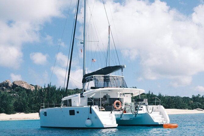 explore-the-seas-with-our-premier-sailing-charter-boat