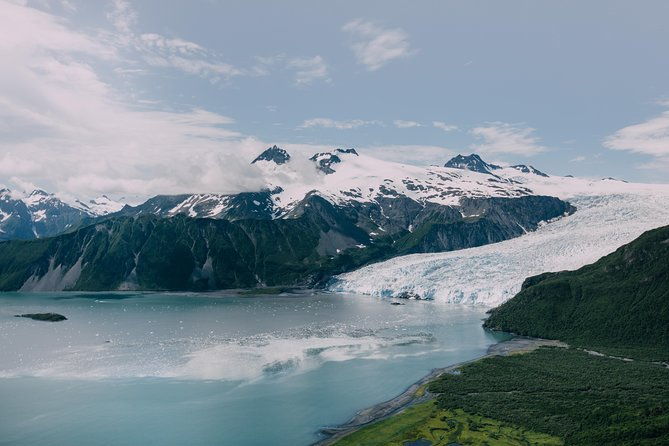extended-bear-glacier-scenic-flight