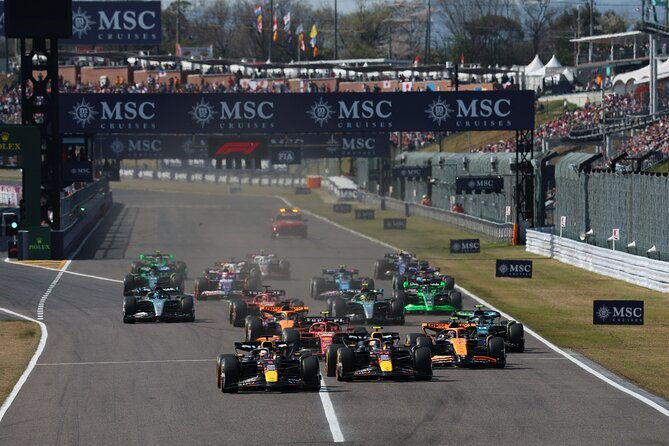 f1-japanese-grand-prix-jr-chartered-train-departing-from-osaka