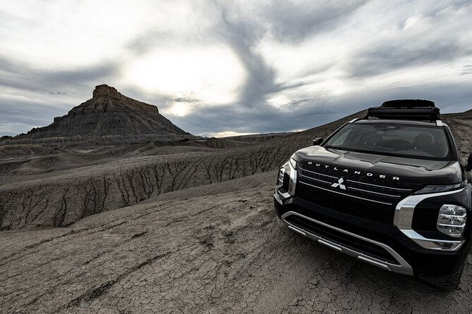 factory-butte-and-moonscape-overlook-guided-tour