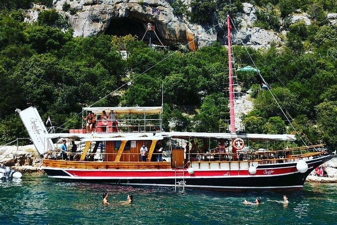 fish-picnic-excursion-on-kristofor-boat