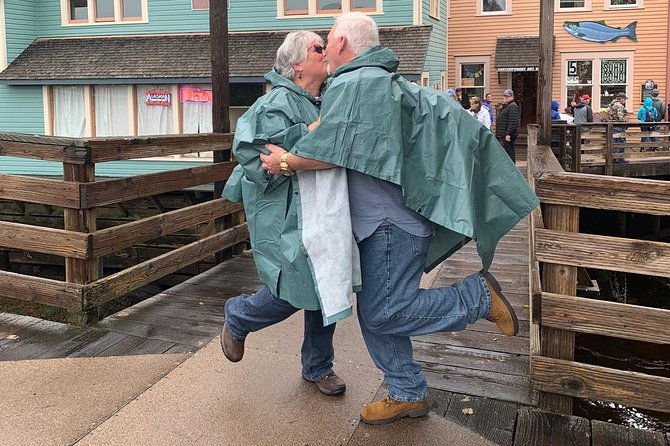 fish-tales-ales-90-minute-historical-walking-tour-of-fishing-fleet-and-bars