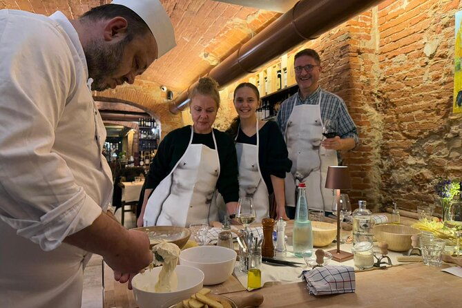 florence-cooking-class-fresh-pasta-unlimited-wine-free-aprons