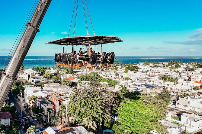 flydining-dinner-with-city-lights-ocean-breeze-4-courses