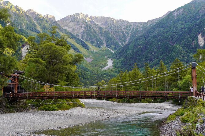 from-nagoya-kamikochi-enchanting-landscapes-seasonal-beauty