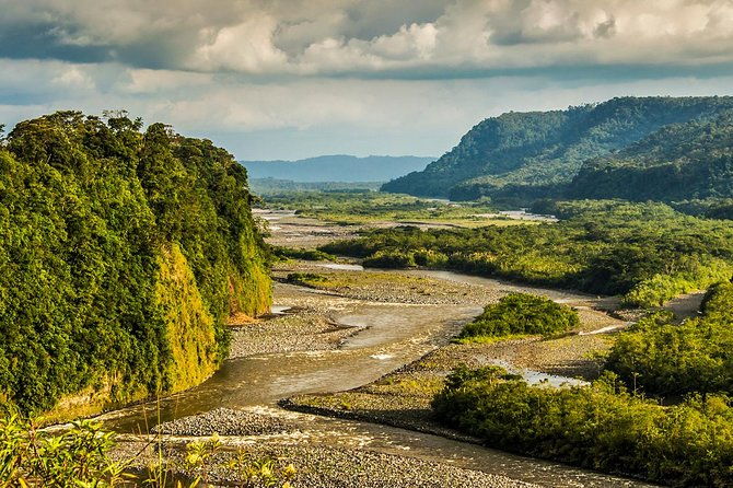 from-the-andes-to-the-amazon-3d-2n-quilotoa-banos-pastaza-river-cotopaxi