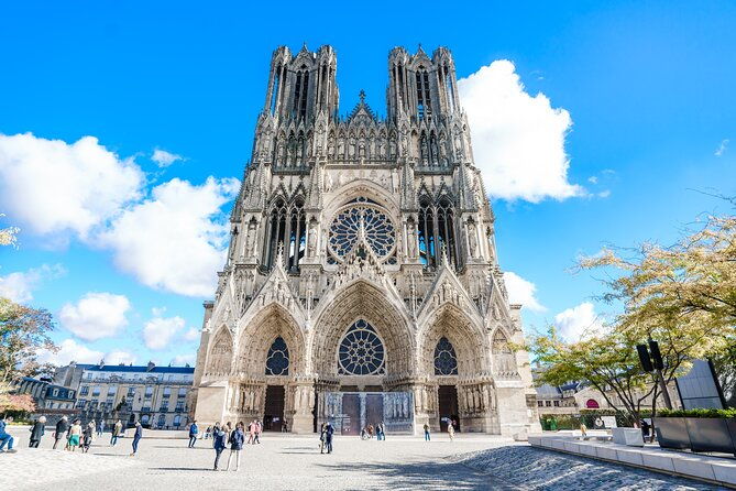 full-day-champagne-pommery-small-group-tour-2