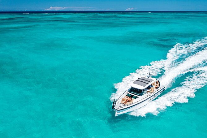 full-day-private-tour-in-turks-and-caicos-in-a-luxury-axopar
