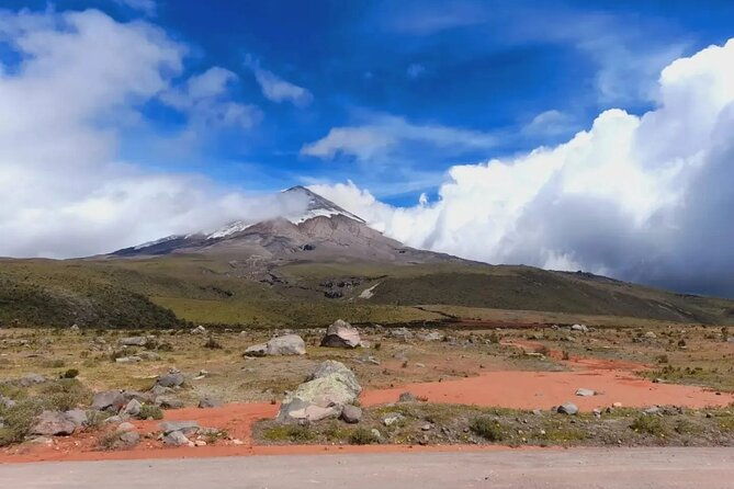 full-day-private-tour-to-cotopaxi-volcano-and-quilotoa-lagoon