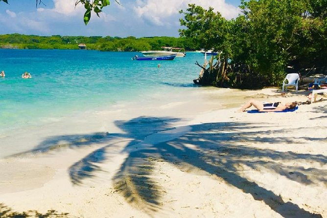 full-day-rosario-island-cholon-agua-azul-baru-and-free-snorkeling