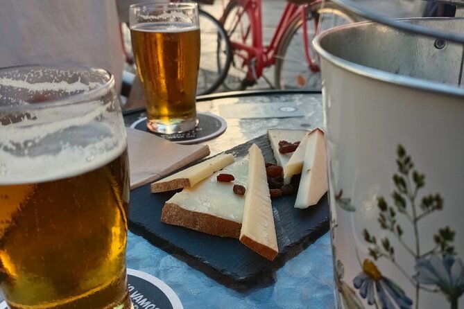 gastronomic-bike-tour-through-las-palmas-at-night