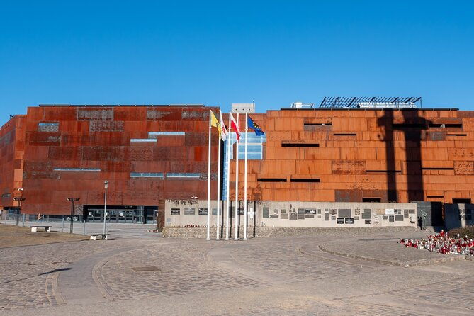 gdansk-european-solidarity-centre-guided-tour