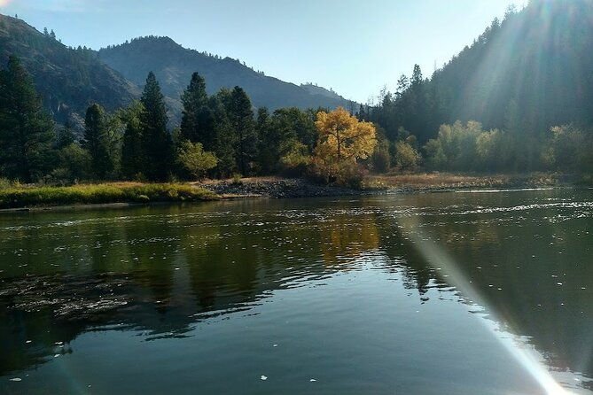 gentle-whitewater-float-on-the-salmon-river