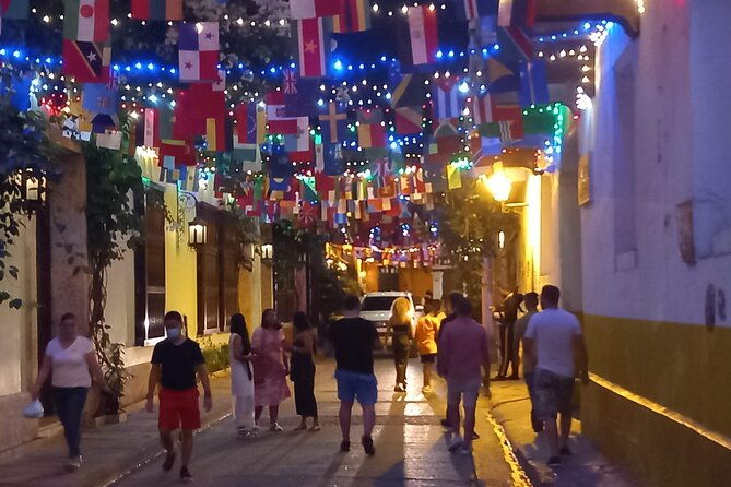 get-the-nightlife-vibe-in-old-city