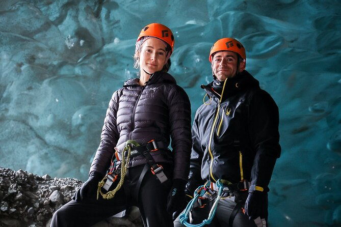 glacier-hike-ice-cave-adventure-with-professional-photos