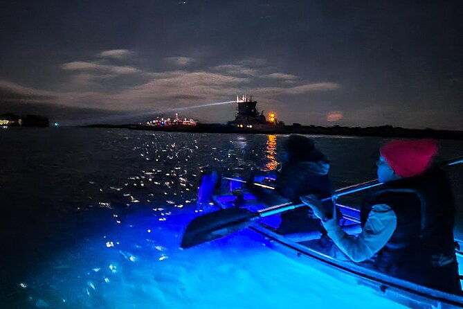 glowing-kayak-tour-port-aransas-lighthouse-lakes-2