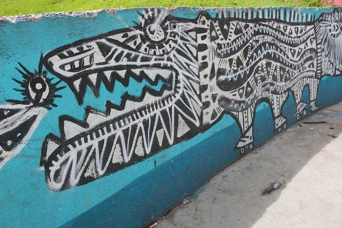 graffiti-tour-in-la-candelaria-bogota-with-transportation