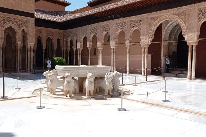 granada-tour-in-alhambra-albaicin-and-sacromonte